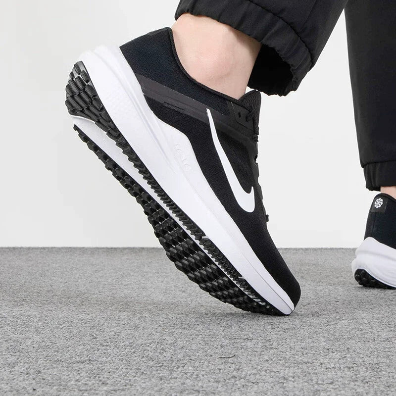 Nike men's running shoes DV